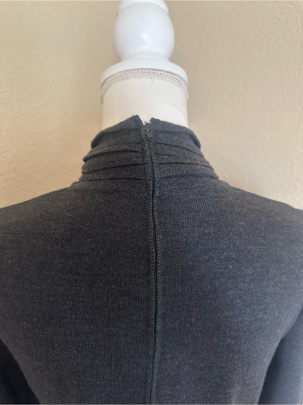 St John Marie Gray Knit Slate Grey Wool Dress Sz 4 Mock Neck Minimalist Luxury - Picture 7 of 10